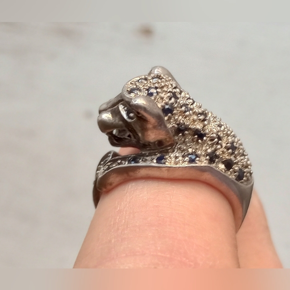 VINTAGE STERLING & SAPPHIRE PANTHER RING - Picture 4 of 7